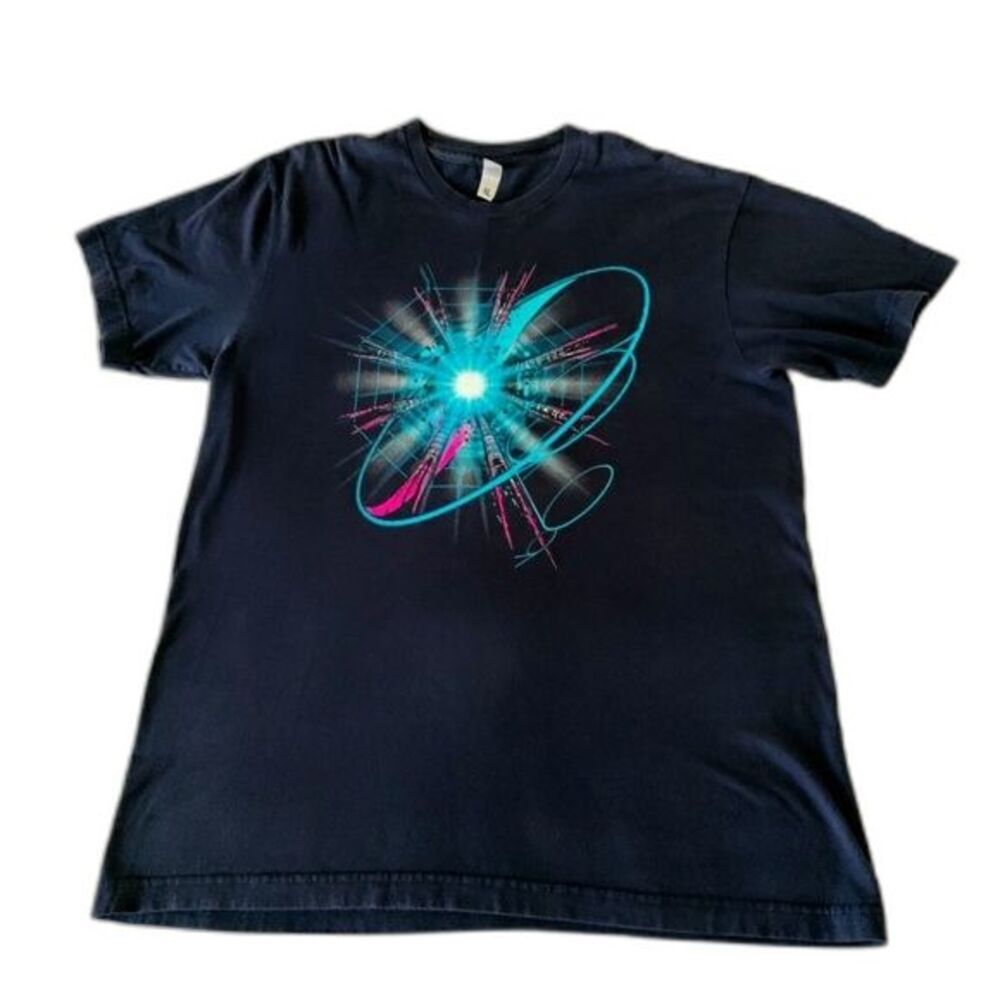 Trippy Art T-Shirt - Size Large